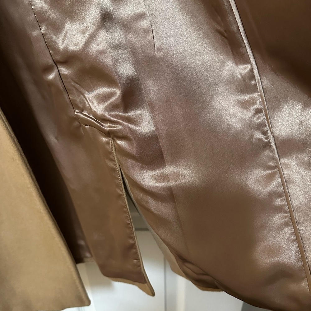 Donna Karan Classic Tan Trench Coat - Picture 5 of 5